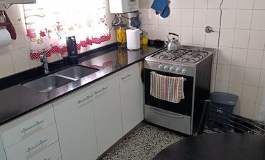 Casa en venta de 2 dormitorios c/ cochera en Villa Soldati