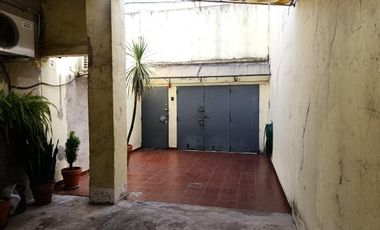 Casa en venta de 2 dormitorios c/ cochera en Villa Soldati