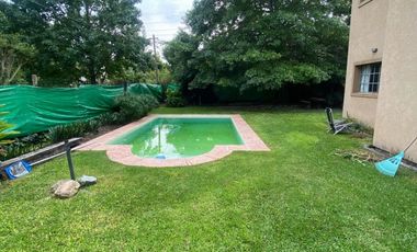 Casa en venta de 3 dormitorios c/ cochera en Villa Elisa