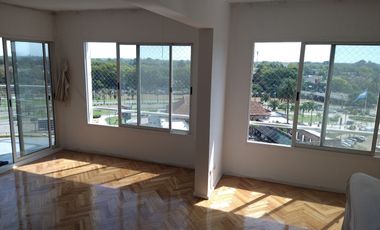 Departamento en alquiler de 3 dormitorios c/ cochera en Torres de Tigre