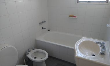 Departamento en alquiler de 3 dormitorios c/ cochera en Torres de Tigre