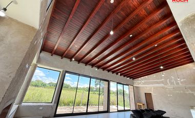 Amplio salón tipo quincho en venta – Bosque del Ceibal 1, San Antonio