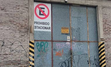 Galpón en alquiler de 430m2 ubicado en Barrio Fortunato de La Plaza