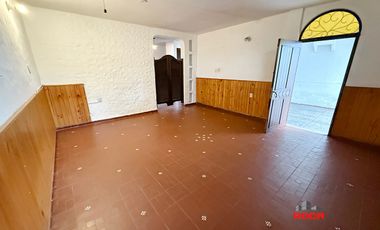 Amplia casa en venta en Barrio Gorriti