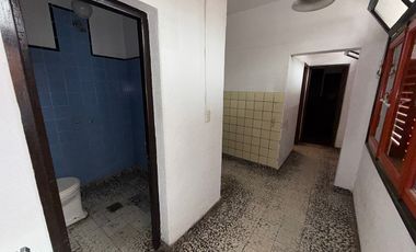 Amplia casa en venta en Barrio Gorriti