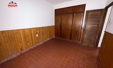 Amplia casa en venta en Barrio Gorriti