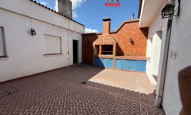 Amplia casa en venta en Barrio Gorriti