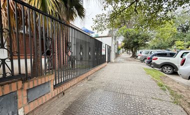 Amplia casa en venta en Barrio Gorriti