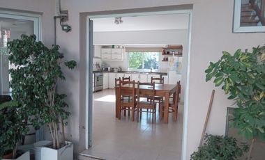 Casa en venta de 6 dormitorios c/ cochera en Rodeo de la Cruz