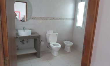 Casa en venta de 6 dormitorios c/ cochera en Rodeo de la Cruz