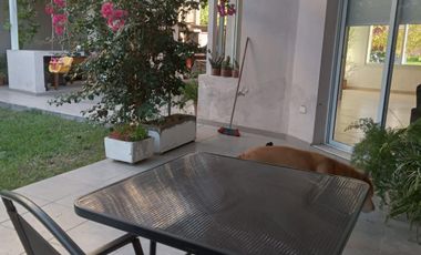 Casa en venta de 6 dormitorios c/ cochera en Rodeo de la Cruz