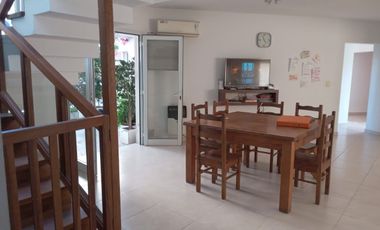 Casa en venta de 6 dormitorios c/ cochera en Rodeo de la Cruz