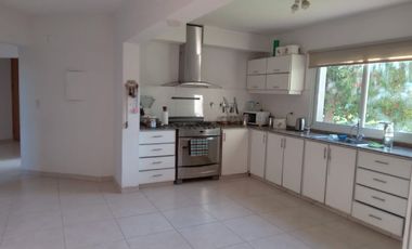 Casa en venta de 6 dormitorios c/ cochera en Rodeo de la Cruz