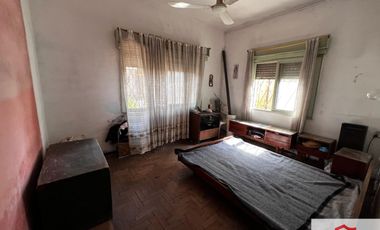 Casa en venta de 3 dormitorios c/ cochera en Ramos Mejía