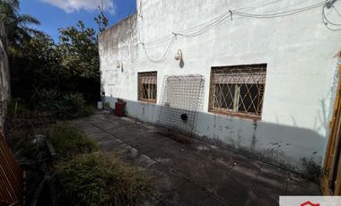 Casa en venta de 3 dormitorios c/ cochera en Ramos Mejía