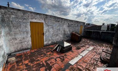 Casa en venta de 3 dormitorios c/ cochera en Ramos Mejía