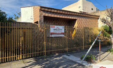 Casa en venta de 3 dormitorios c/ cochera en Ramos Mejía