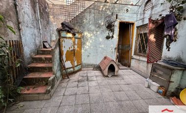 Casa en venta de 3 dormitorios c/ cochera en Ramos Mejía