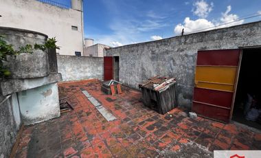 Casa en venta de 3 dormitorios c/ cochera en Ramos Mejía