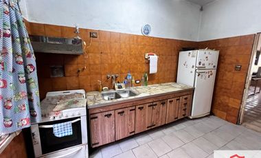 Casa en venta de 3 dormitorios c/ cochera en Ramos Mejía