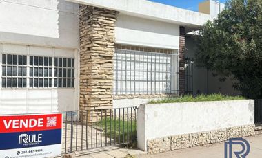 Casa en venta de 3 dormitorios c/ cochera en Universitario
