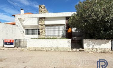 Casa en venta de 3 dormitorios c/ cochera en Universitario
