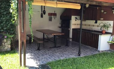 Chalet + Loft IDEAL 2 familias/ OPCIONAL lote lindero 300mts2 para venta