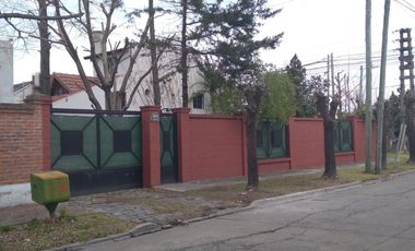 Chalet + Loft IDEAL 2 familias/ OPCIONAL lote lindero 300mts2 para venta