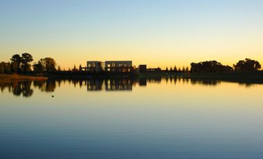 Club de Campo La Faustina, lote de 1200 m2 sobre el Lago.
