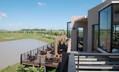 Club de Campo La Faustina, lote de 1200 m2 sobre el Lago.