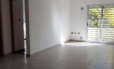 526 E/ 18 Y 119 - DEPTARTAMENTO DE 1 DOR C/ COCHERA
