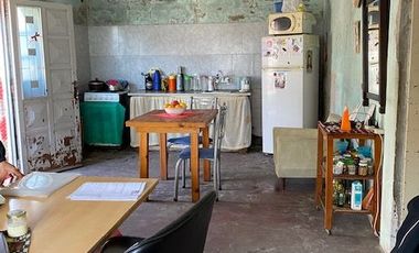156 Esq. 17 - CASA A RECICLAR DE 3 DOR (BERISSO)