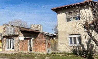 156 Esq. 17 - CASA A RECICLAR DE 3 DOR (BERISSO)
