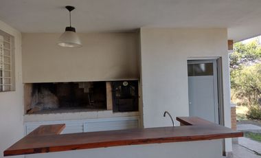 00066 Confortable casa en Barrio Privado Costa Mallea para 6 personas c/pileta