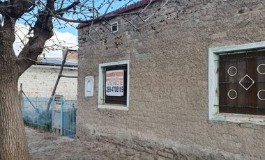 Casa en venta de 2 dormitorios c/ cochera en Cinco Saltos