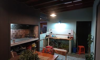 Casa en venta de 5 dormitorios c/ cochera en San Bernardo