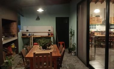 Casa en venta de 5 dormitorios c/ cochera en San Bernardo