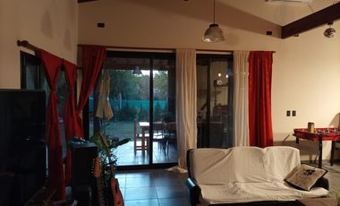 Casa en venta de 5 dormitorios c/ cochera en San Bernardo