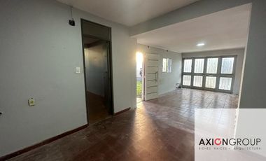 Espora e/ 32 y 33 - CASA (BERISSO)