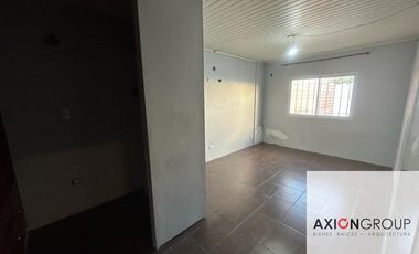 Espora e/ 32 y 33 - CASA (BERISSO)