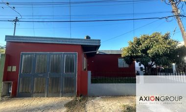 Espora e/ 32 y 33 - CASA (BERISSO)