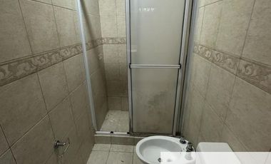 Espora e/ 32 y 33 - CASA (BERISSO)