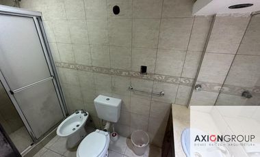 Espora e/ 32 y 33 - CASA (BERISSO)