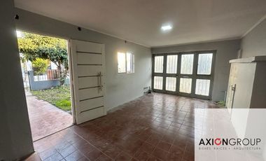 Espora e/ 32 y 33 - CASA (BERISSO)