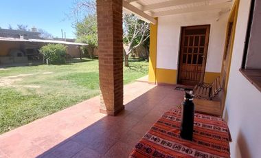 0228-Excelente Casa en alquiler temporario 3 dormitorios c/coch en V.C.Brochero