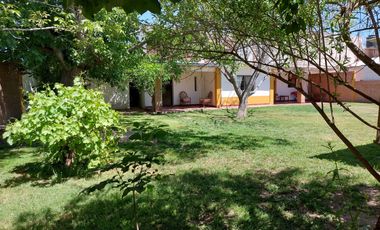 0228-Excelente Casa en alquiler temporario 3 dormitorios c/coch en V.C.Brochero