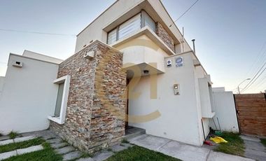 Se arrienda casa en Rosario de Peñuelas