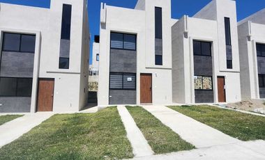 CASA EN ZONA ROSARITO ESTE, BLVD SHARP, MODELO BENJAMINA