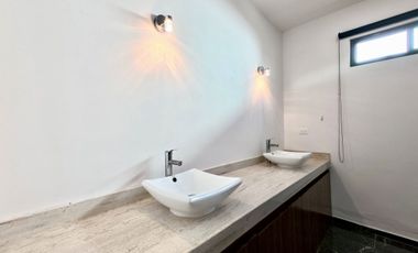 CASA VENTA MÉRIDA, 4 HABITACIONES, ALBERCA, 559 DE CONSTRUCCIÓN, BELLAVISTA, DZITYÁ.