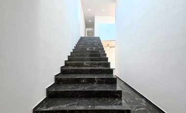 CASA VENTA MÉRIDA, 4 HABITACIONES, ALBERCA, 559 DE CONSTRUCCIÓN, BELLAVISTA, DZITYÁ.
